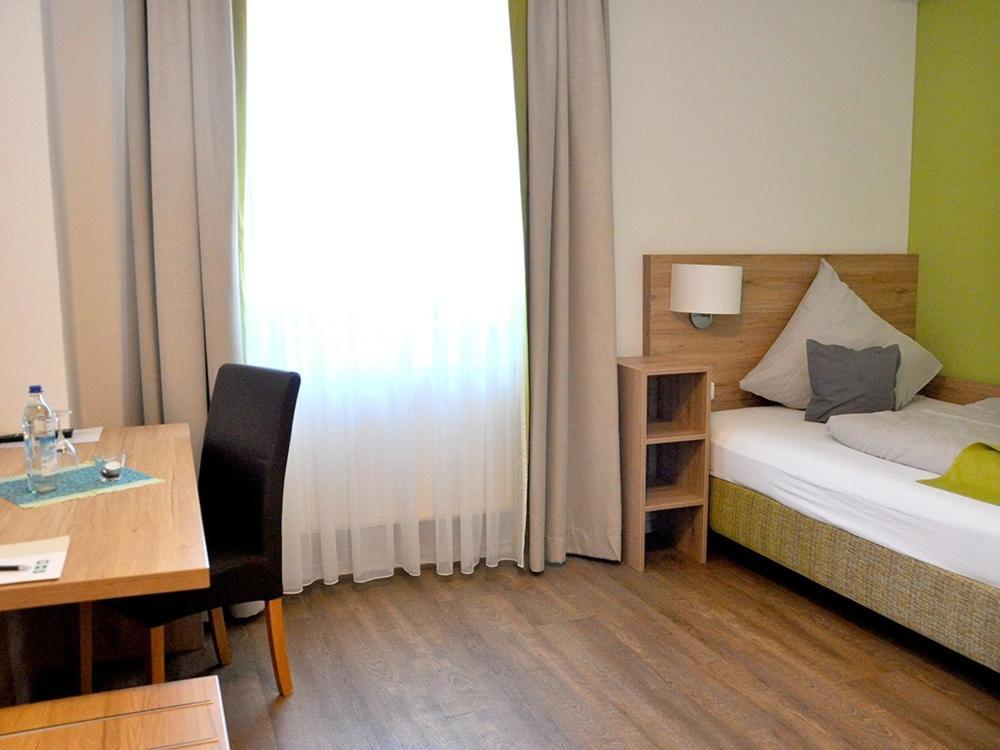 Pleiskirchen Landgasthaus Zur Linde מראה חיצוני תמונה