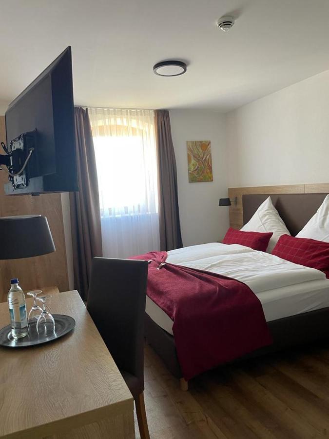 Pleiskirchen Landgasthaus Zur Linde מראה חיצוני תמונה