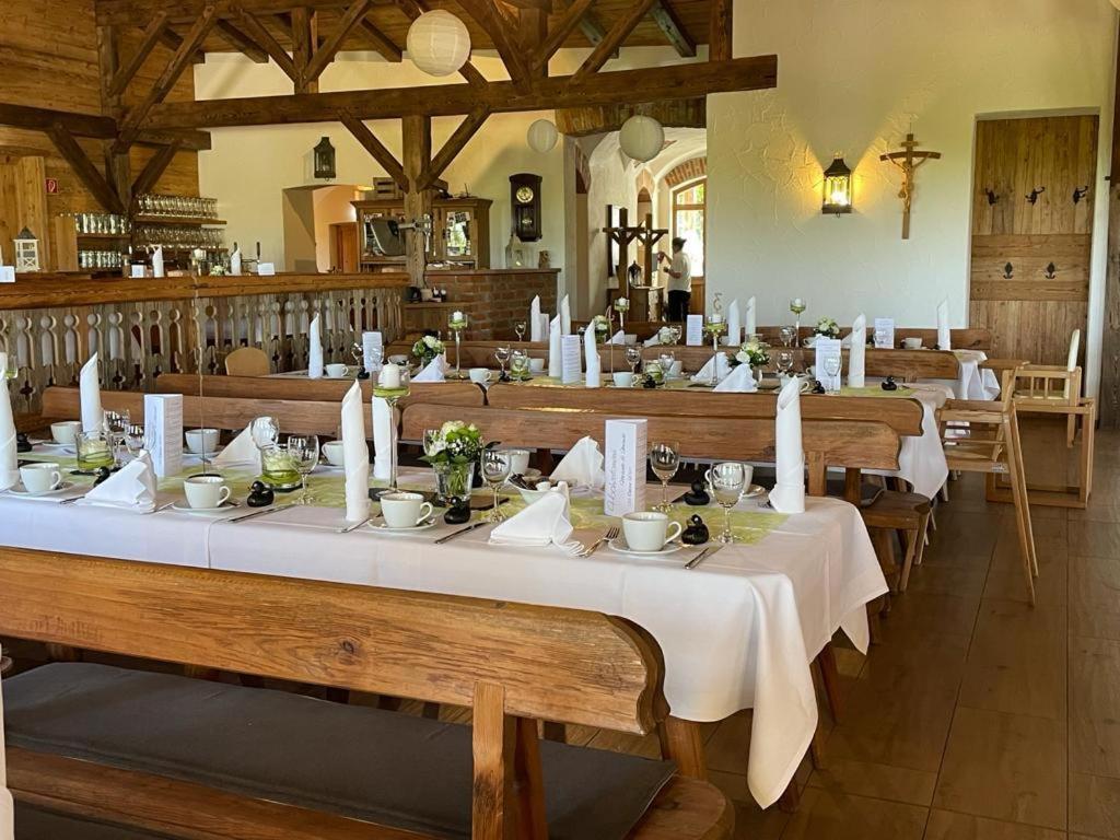 Pleiskirchen Landgasthaus Zur Linde מראה חיצוני תמונה