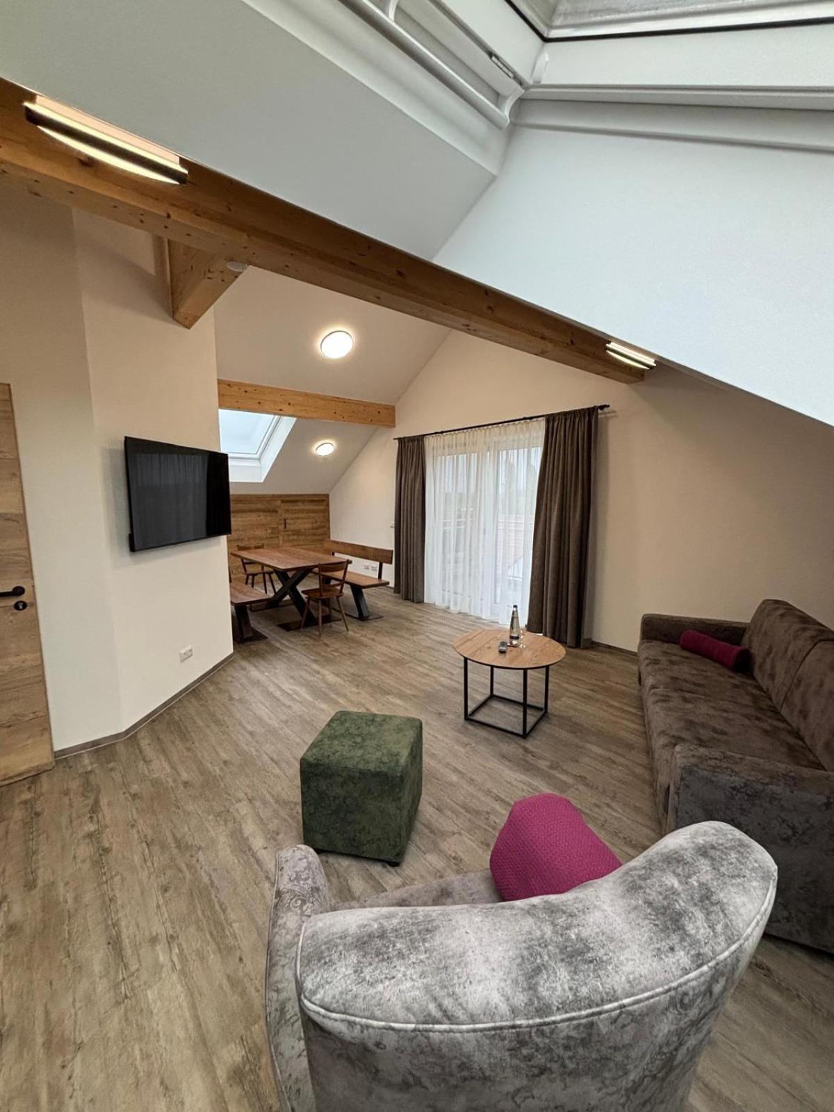 Pleiskirchen Landgasthaus Zur Linde מראה חיצוני תמונה