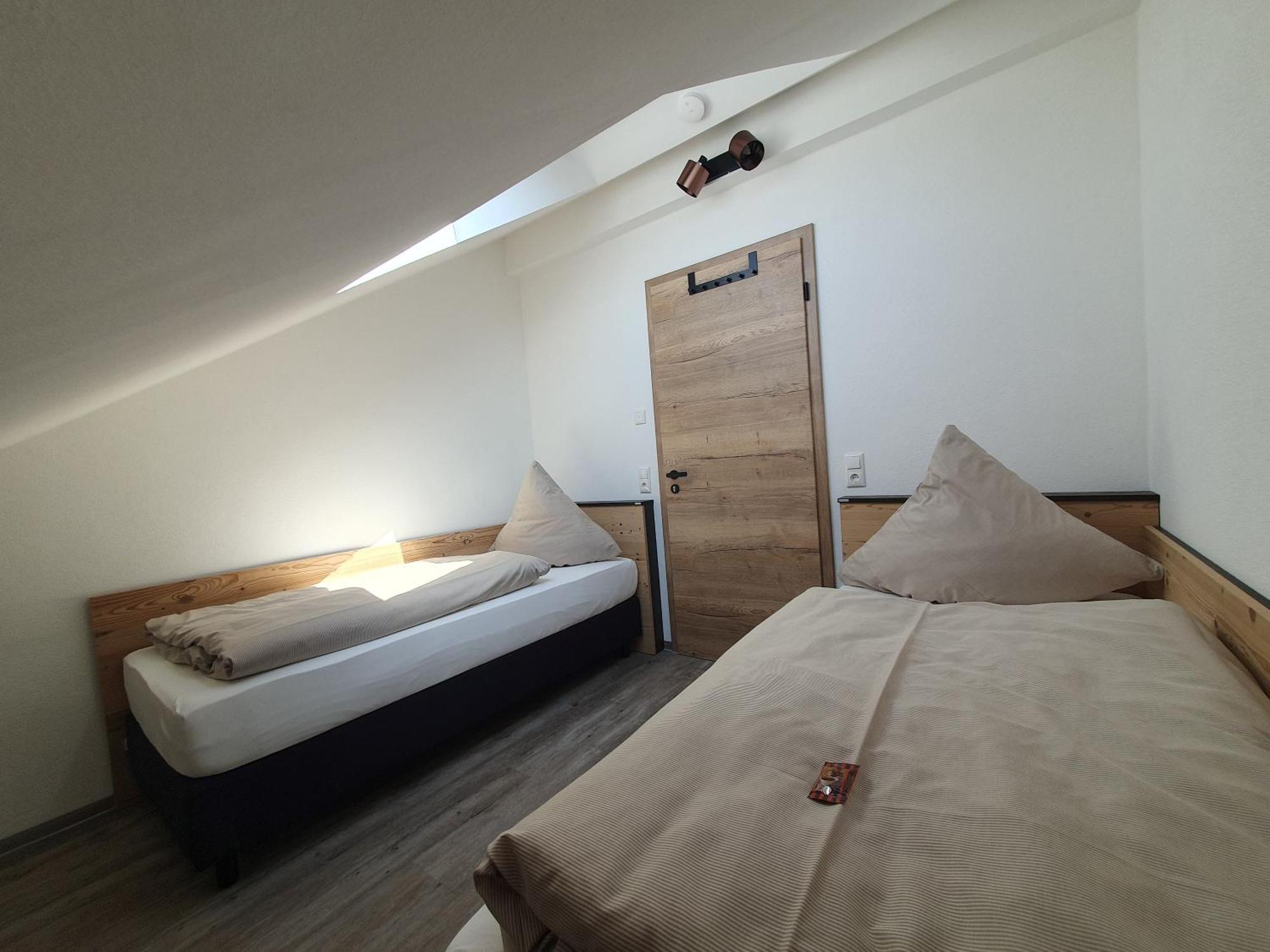 Pleiskirchen Landgasthaus Zur Linde מראה חיצוני תמונה